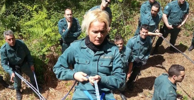 «Los altos mandos de la Guardia Civil presionaron para que me retiraran una medalla por ser&nbsp;lesbiana»